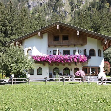 Vronis Waldhaus Adults Only Aparthotel Mayrhofen Eksteriør bilde