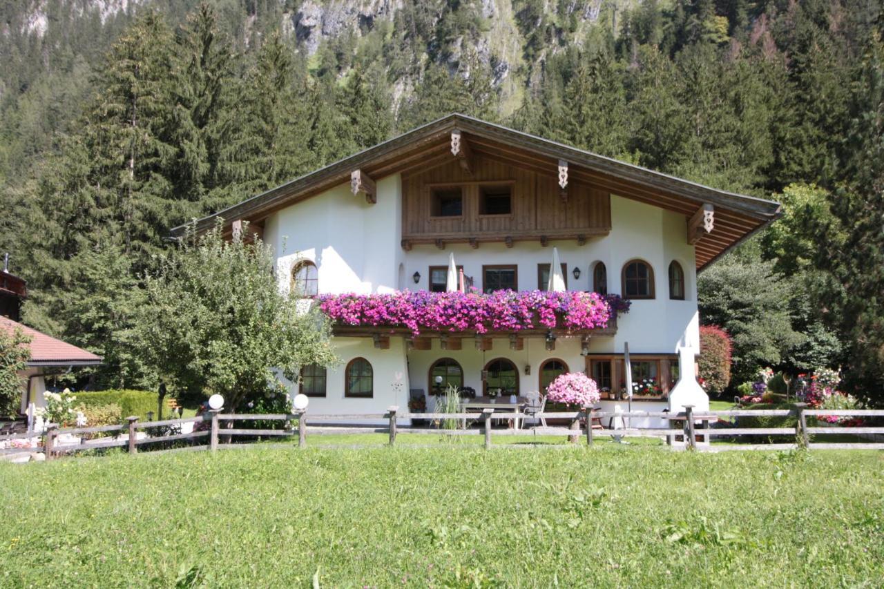 Vronis Waldhaus Adults Only Aparthotel Mayrhofen Eksteriør bilde
