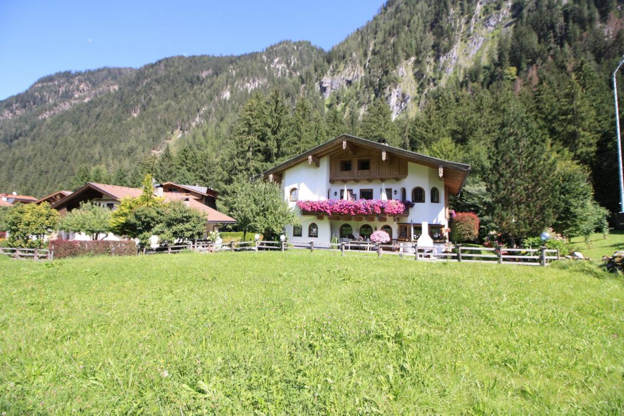 Vronis Waldhaus Adults Only Aparthotel Mayrhofen Eksteriør bilde
