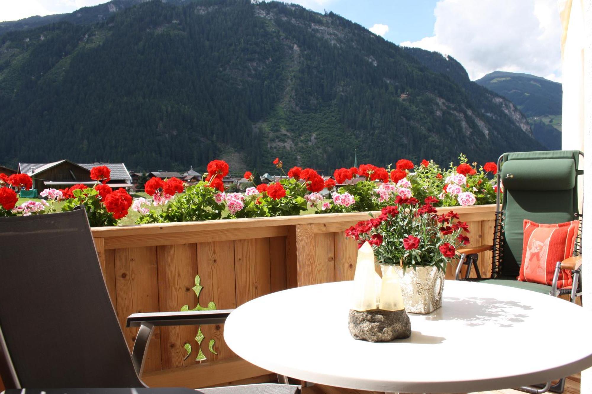 Vronis Waldhaus Adults Only Aparthotel Mayrhofen Rom bilde